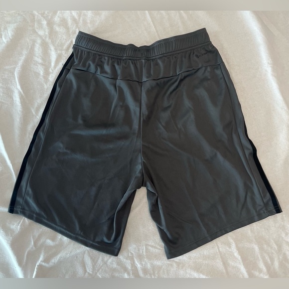 NWT Adidas Men’s Medium Gray Exercise Shorts - Picture 2 of 4